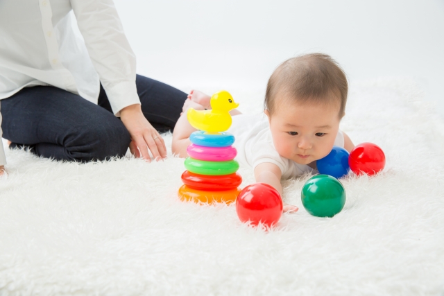 0歳児にピッタリの遊びとそのねらいとは