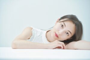 自己肯定感の低い美人の特徴と形成される原因とは